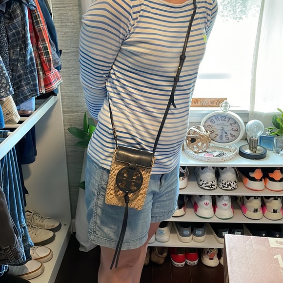 Tory Burch, Natural Straw Crossbody Phone Bag - Picture 4 of 5